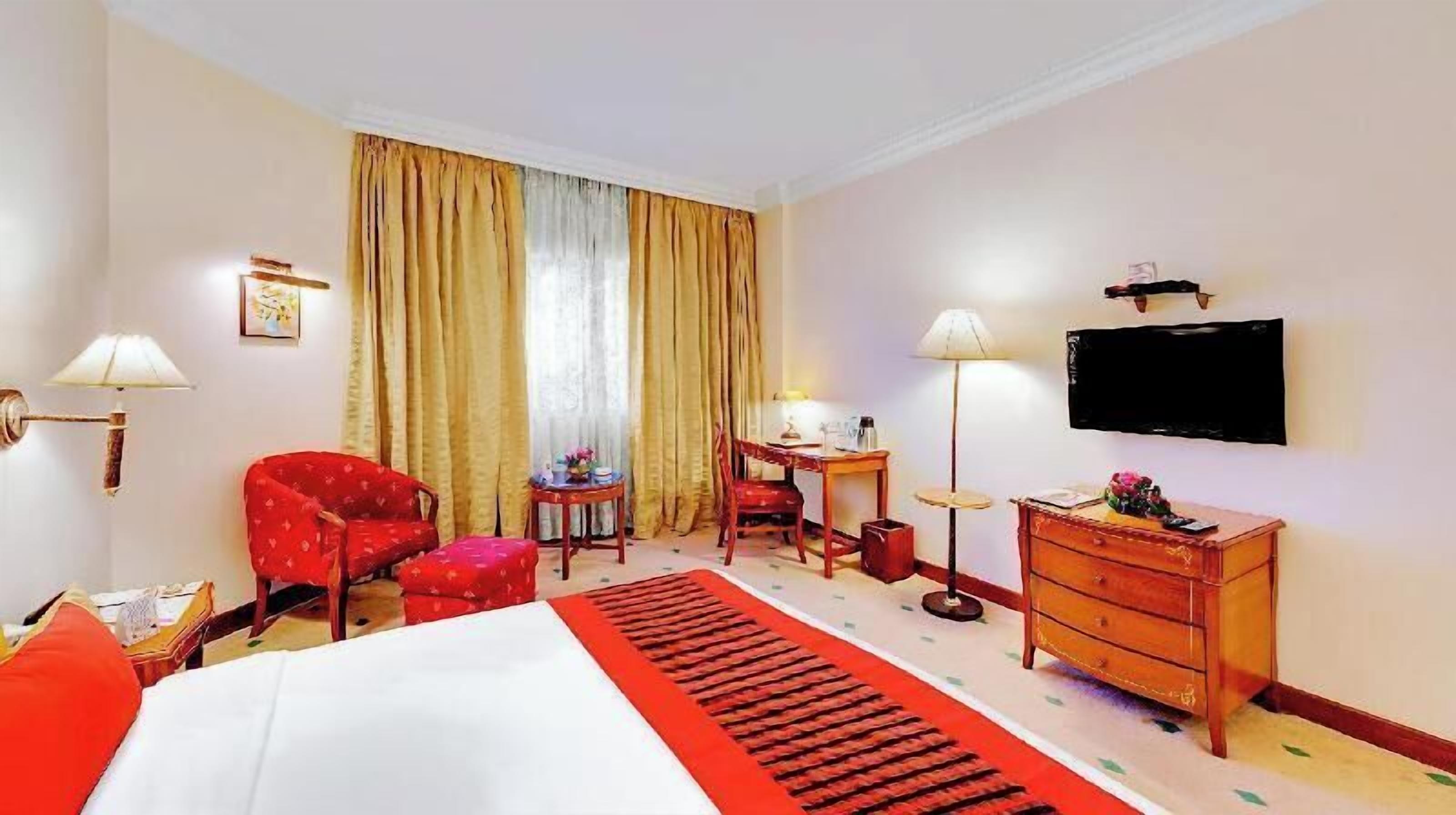 In-room safe, desk, laptop workspace, blackout drapes