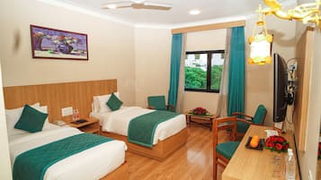 Executive Room | 1 bedroom, in-room safe, desk, laptop workspace