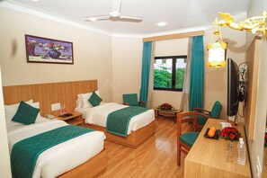 Executive Room | 1 bedroom, in-room safe, desk, laptop workspace