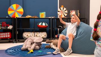 Área de juegos infantiles bajo techo