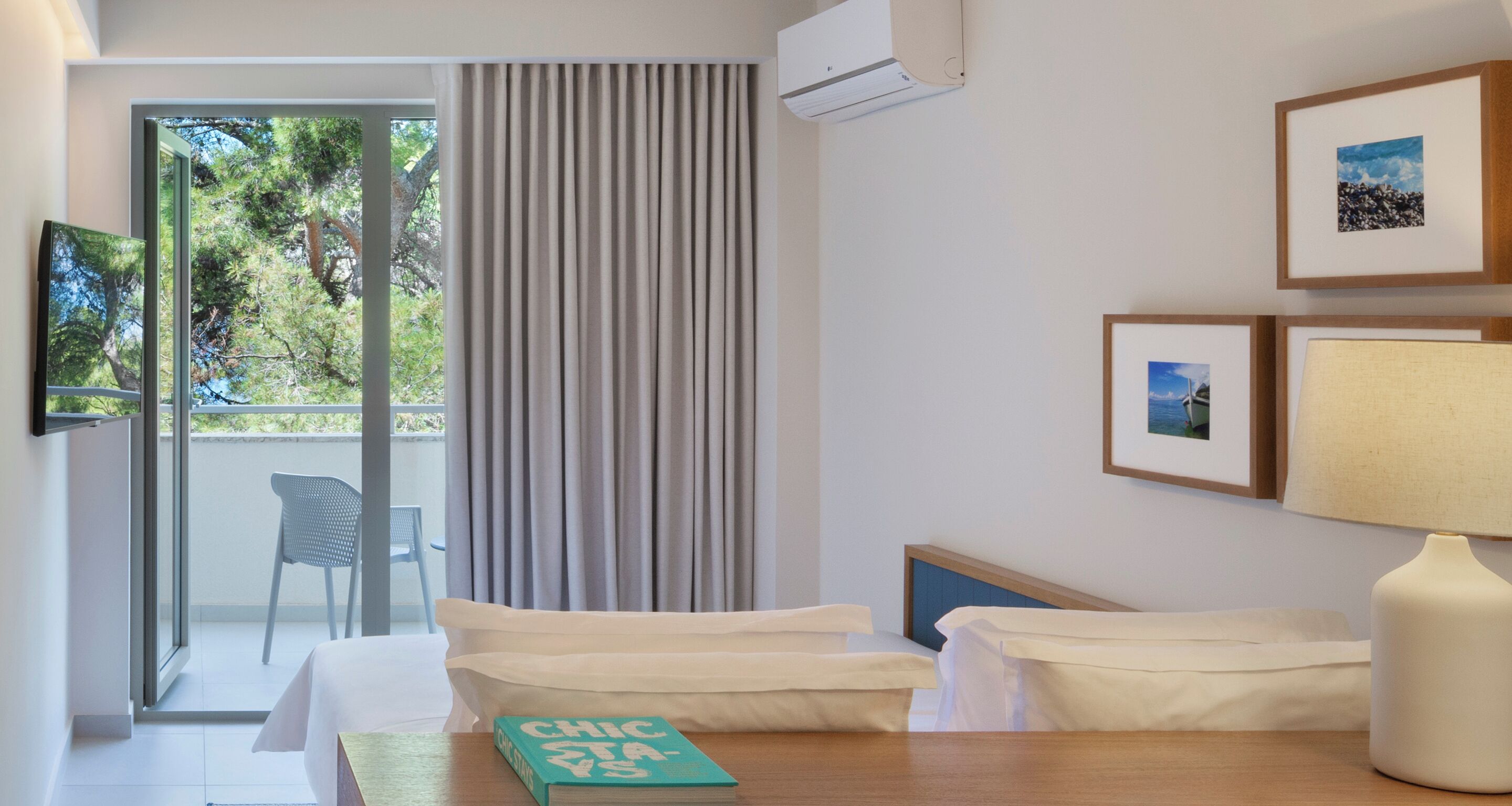 classic room, sea facing | 1 bedroom, minibar, in-room safe, desk