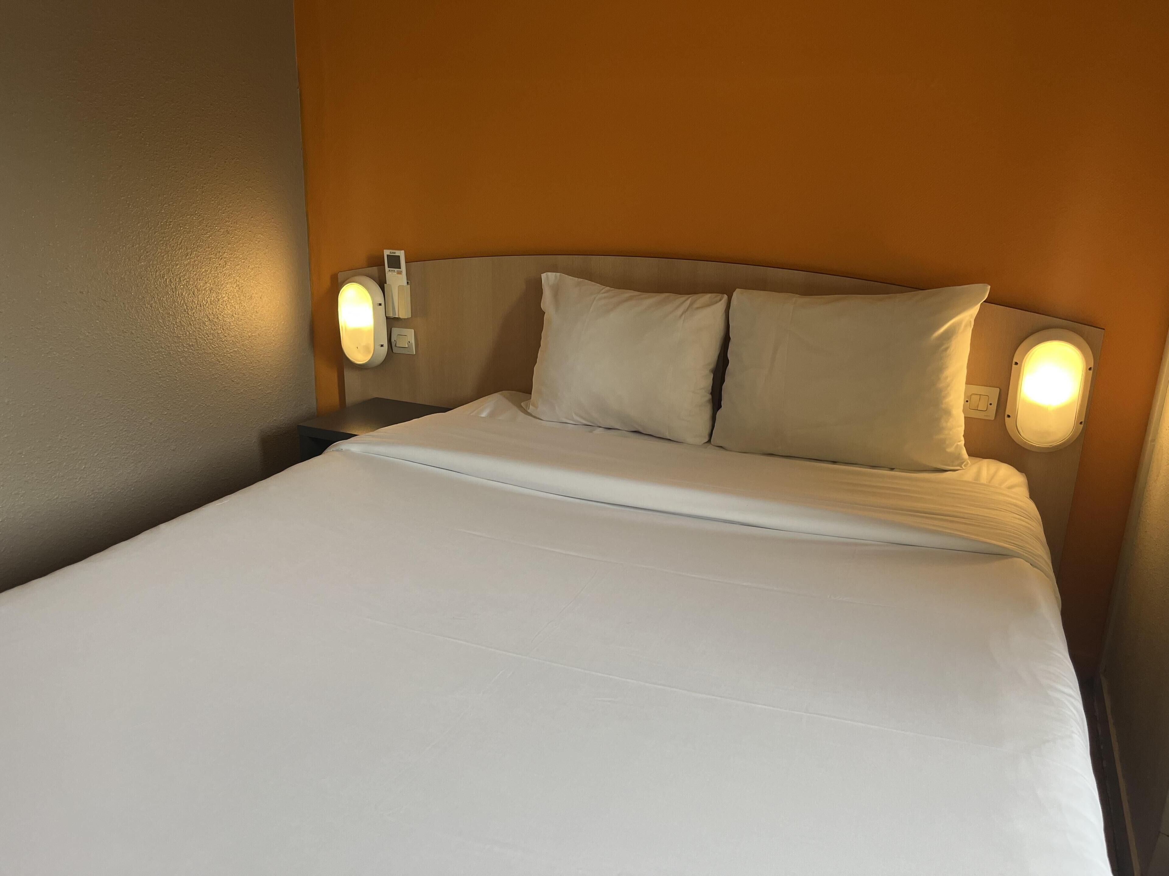 Standaard kamer, 1 tweepersoonsbed | Individueel gedecoreerd, individueel gemeubileerd, een bureau