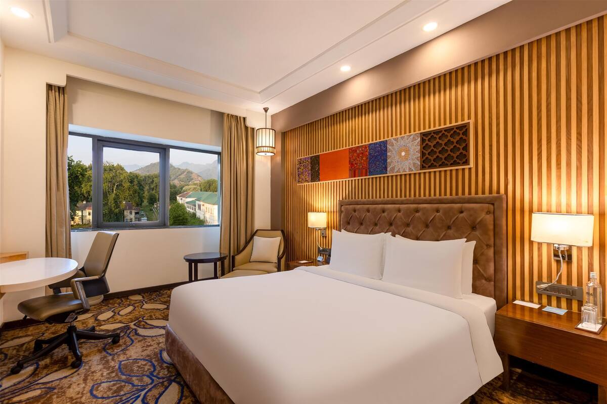 Junior Suite | Bar mini, meja, katil lipat simpan/tambahan, Wi-fi percuma 