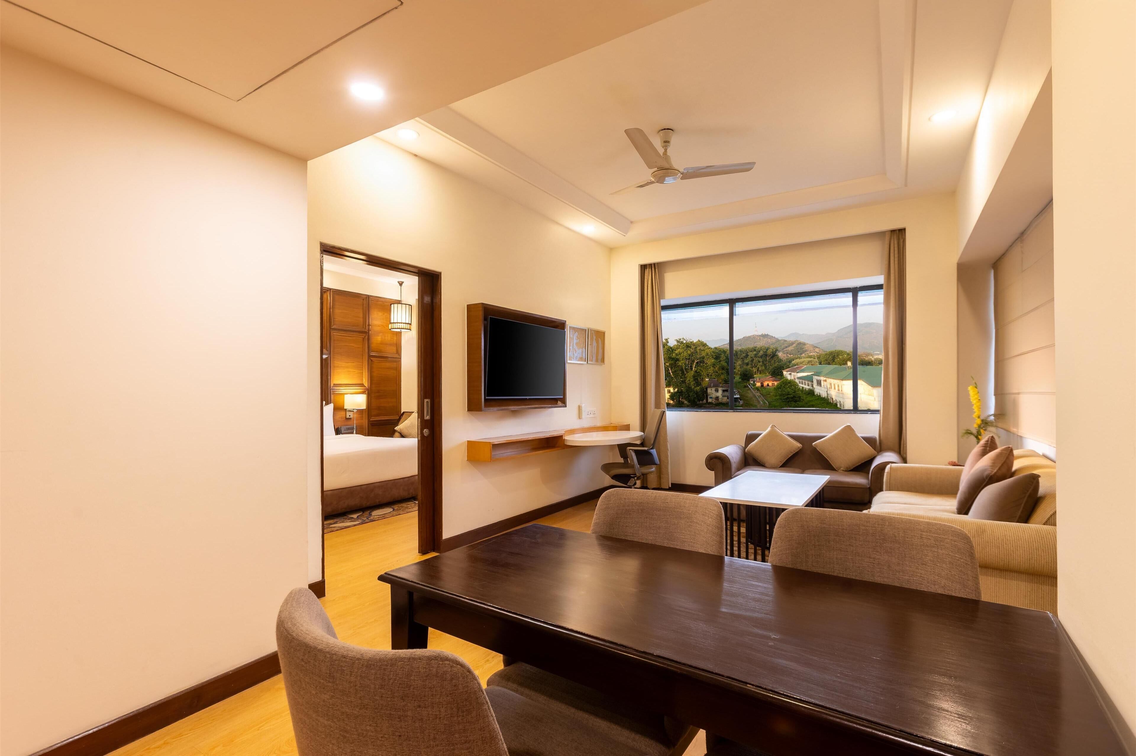 Minibar, escritorio, camas plegables/adicionales y wifi gratis 