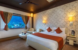 Deluxe Room, 1 Queen Bed | Memory foam beds, blackout drapes, iron/ironing board, rollaway beds - Honeymoon Inn (Manali)