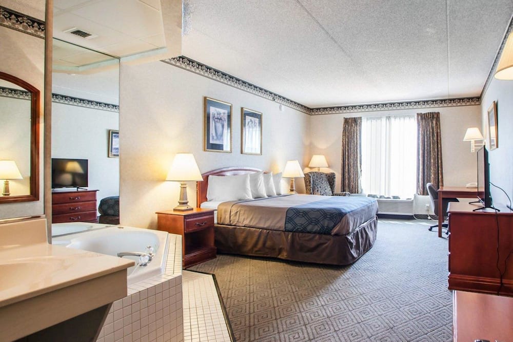 Rodeway Inn & Suites Milwaukee Airport