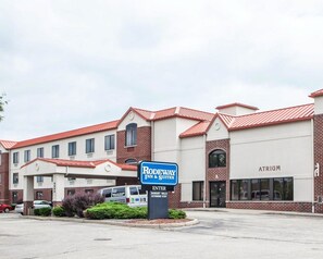 Exterior - Rodeway Inn & Suites Milwaukee Airport (Milwaukee)