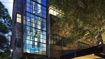 Façade de l’hébergement - soirée/nuit
