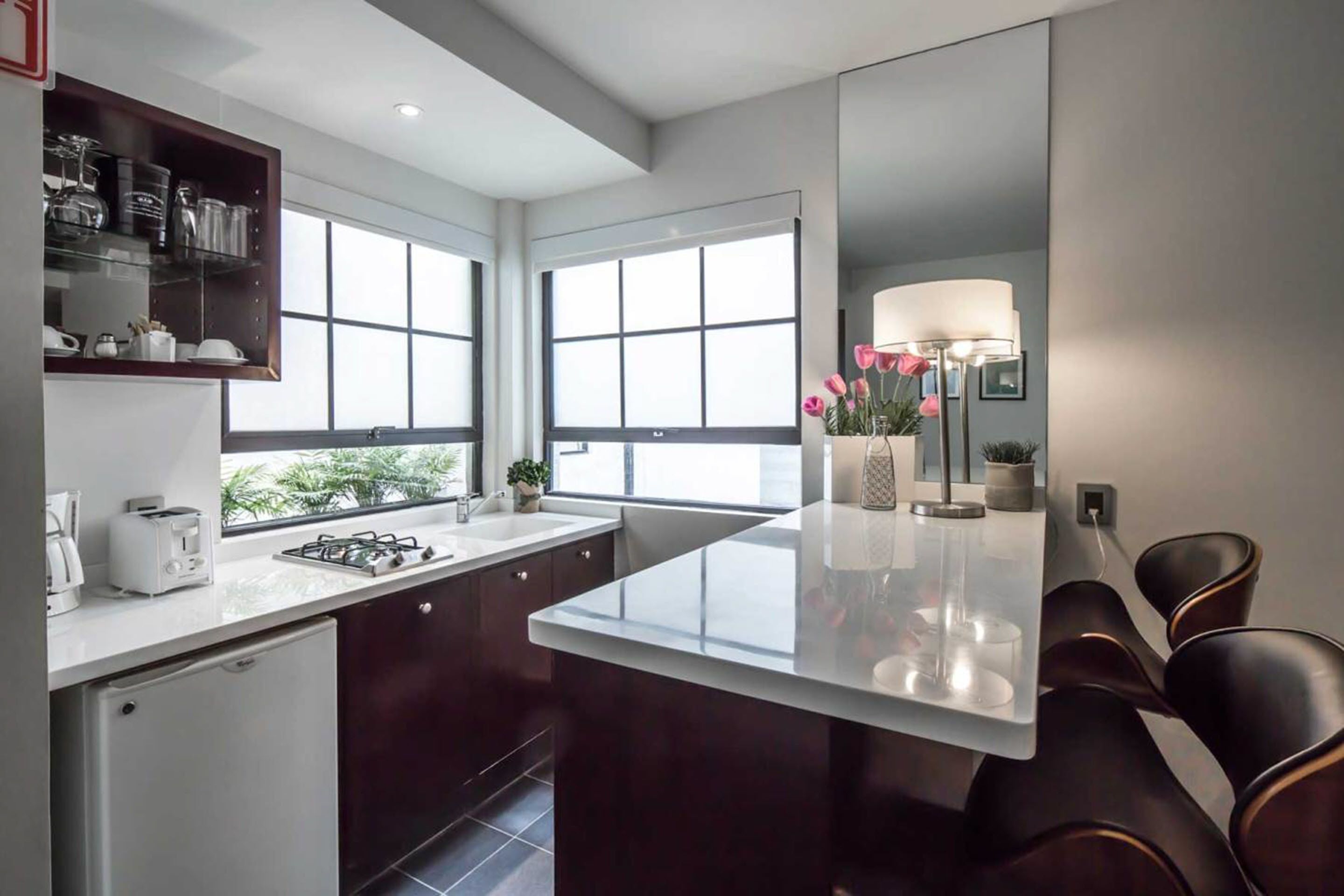 Private kitchen | Fridge, microwave, stovetop, coffee/tea maker