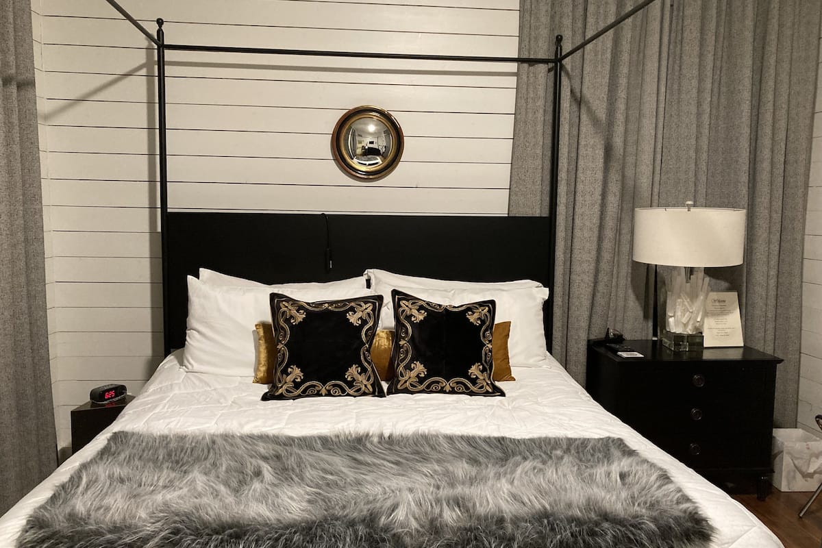 Luxury Suite, 1 King Bed, Garden View (Clara's Cottage) | 1 bedroom, premium bedding, individually decorated