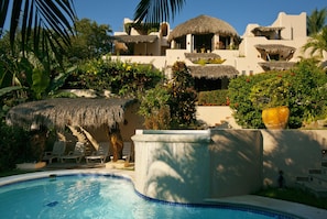 Piscina externa, espreguiƧadeiras