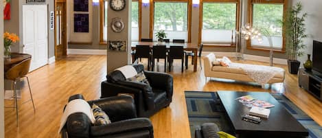 Presidential Studio Suite, 2 Bedrooms (1st Floor) | Living area | 51-inch flat-screen TV with cable channels, TV, Netflix