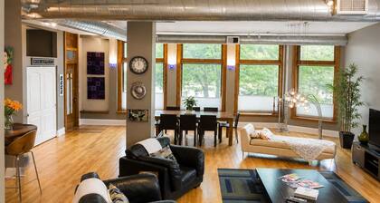 House 5863 - Chicago Bed and Breakfast