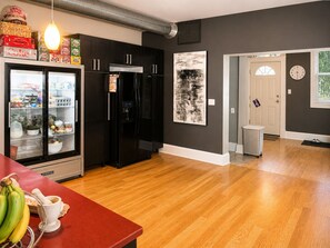 Presidential Studio Suite, 2 Bedrooms (1st Floor) | Private kitchen | Full-size fridge, microwave, coffee/tea maker, cookware/dishes/utensils - House 5863 - Chicago Bed and Breakfast (Chicago)
