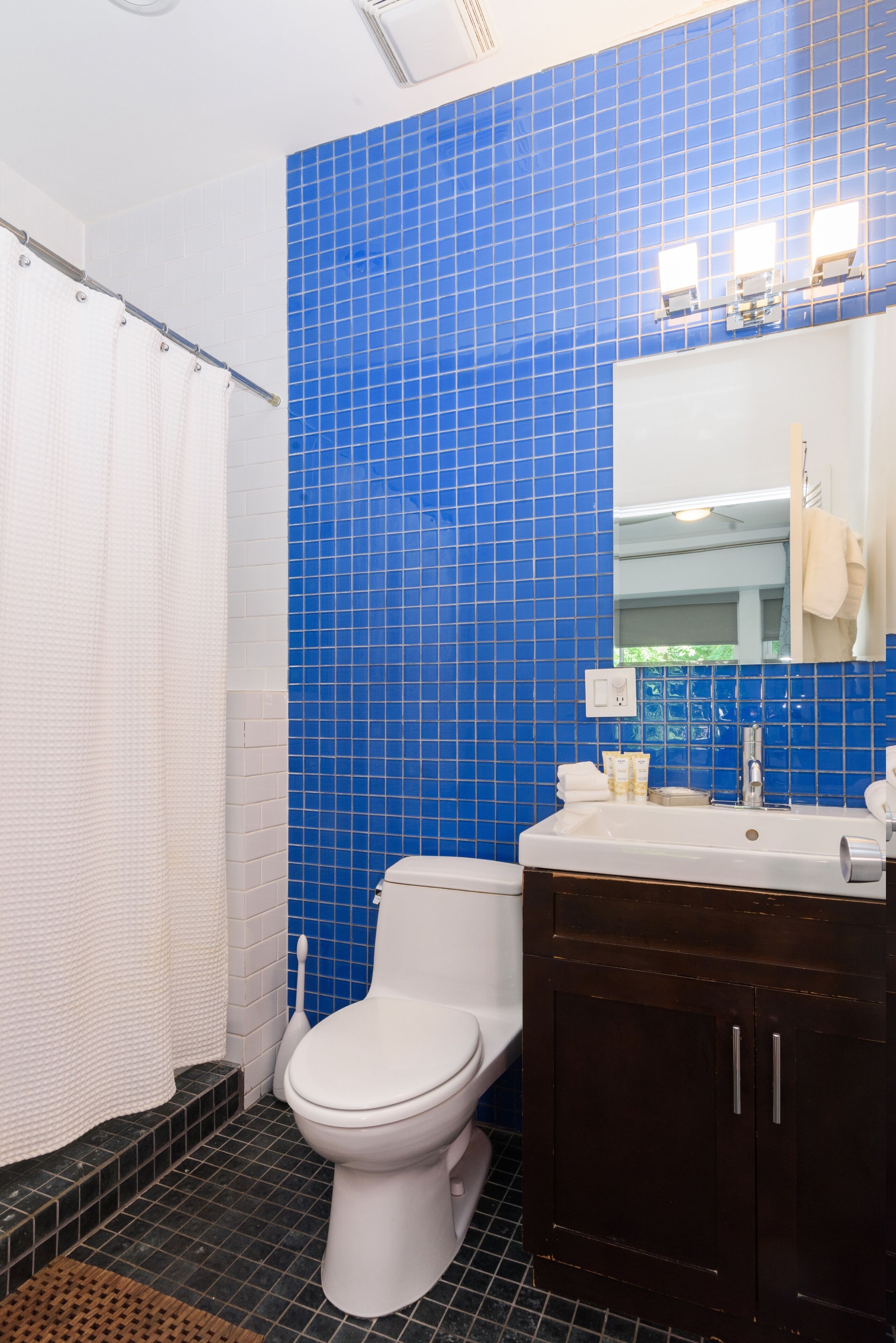 Foto - House 5863- Chicago's Premier Bed and Breakfast