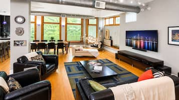 Presidential Studio Suite, 2 Bedrooms (1st Floor) | Living area | 51-inch flat-screen TV with cable channels, TV, Netflix