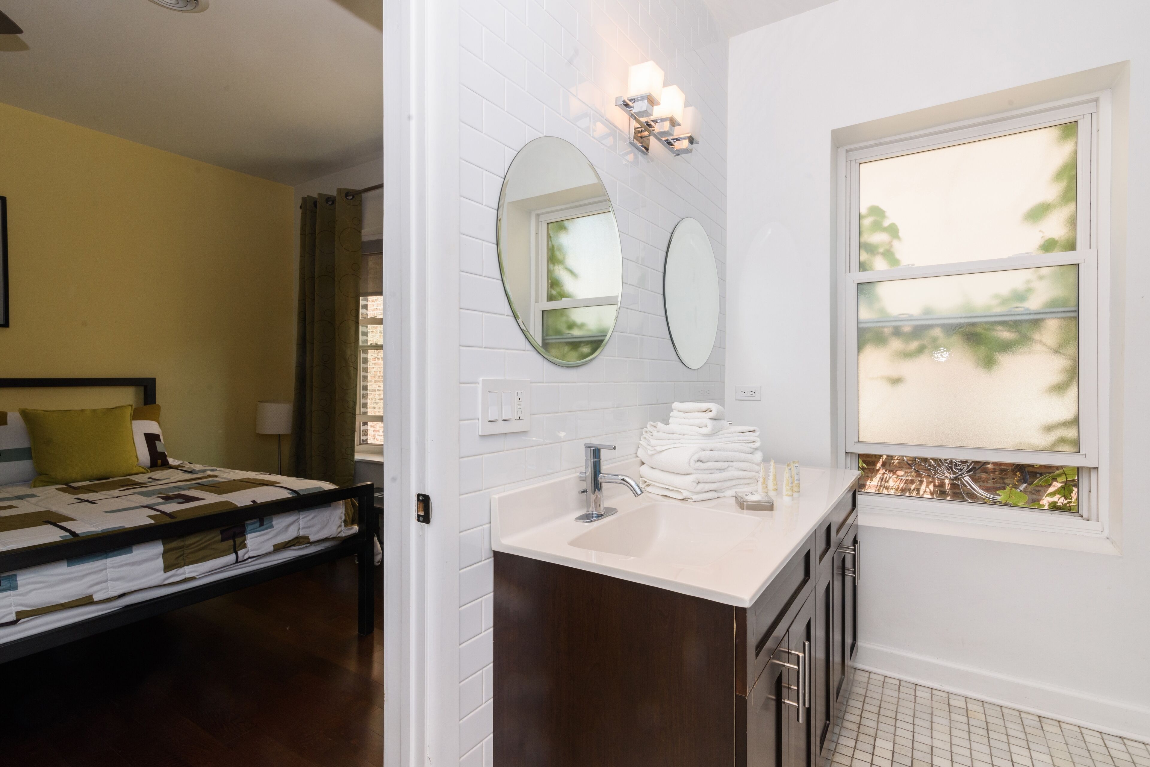 Foto - House 5863- Chicago's Premier Bed and Breakfast