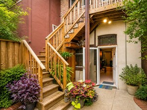 Garden - House 5863 - Chicago Bed and Breakfast (Chicago)