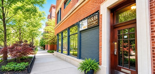 House 5863 - Chicago Bed and Breakfast