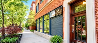 House 5863 - Chicago Bed and Breakfast