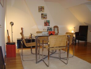 Flat-screen TV, DVD player, iPod dock