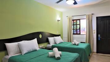 Dobbeltrom – standard | Skrivebord, wi-fi (inkludert) og sengetøy