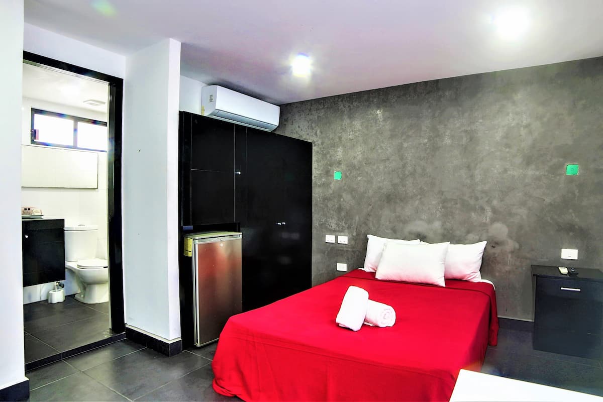 1 slaapkamer, een bureau, gratis wifi, beddengoed