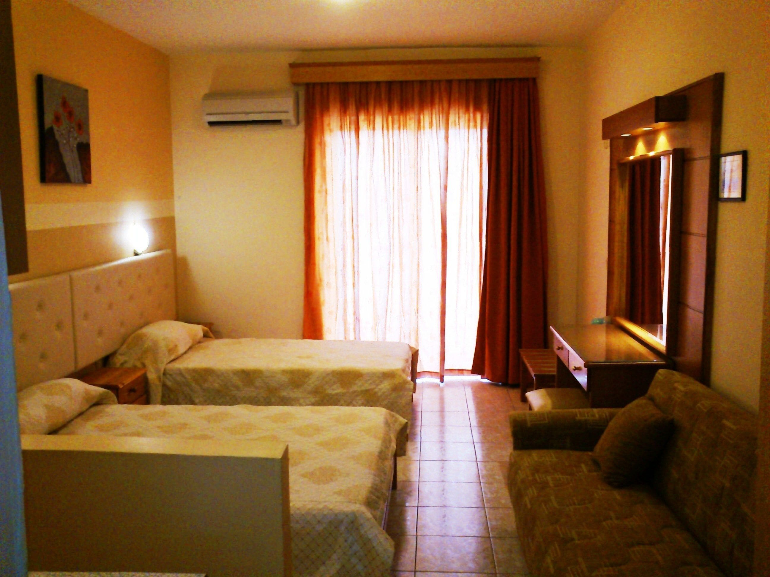 triple room | select comfort beds, soundproofing, free cots/infant beds, bed sheets