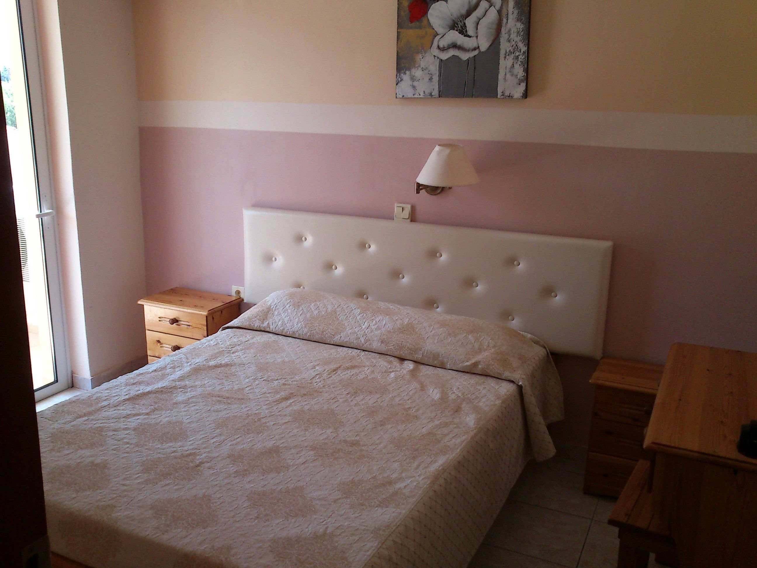 select comfort beds, soundproofing, free cots/infant beds, bed sheets