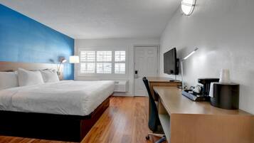 Zimmer, 1 King-Bett | Hochwertige Bettwaren, individuell dekoriert, Schreibtisch