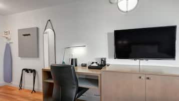 Huone, 2 keskisuurta parisänkyä | Huoneen varustelu