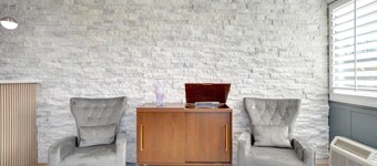 Signature Inn Medford Downtown