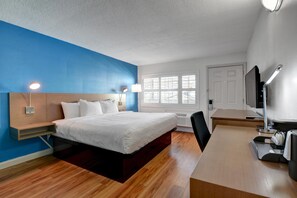 Zimmer, 1 King-Bett | Hochwertige Bettwaren, individuell dekoriert, Schreibtisch