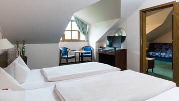 1 Schlafzimmer, Allergikerbettwaren, Zimmersafe, individuell dekoriert