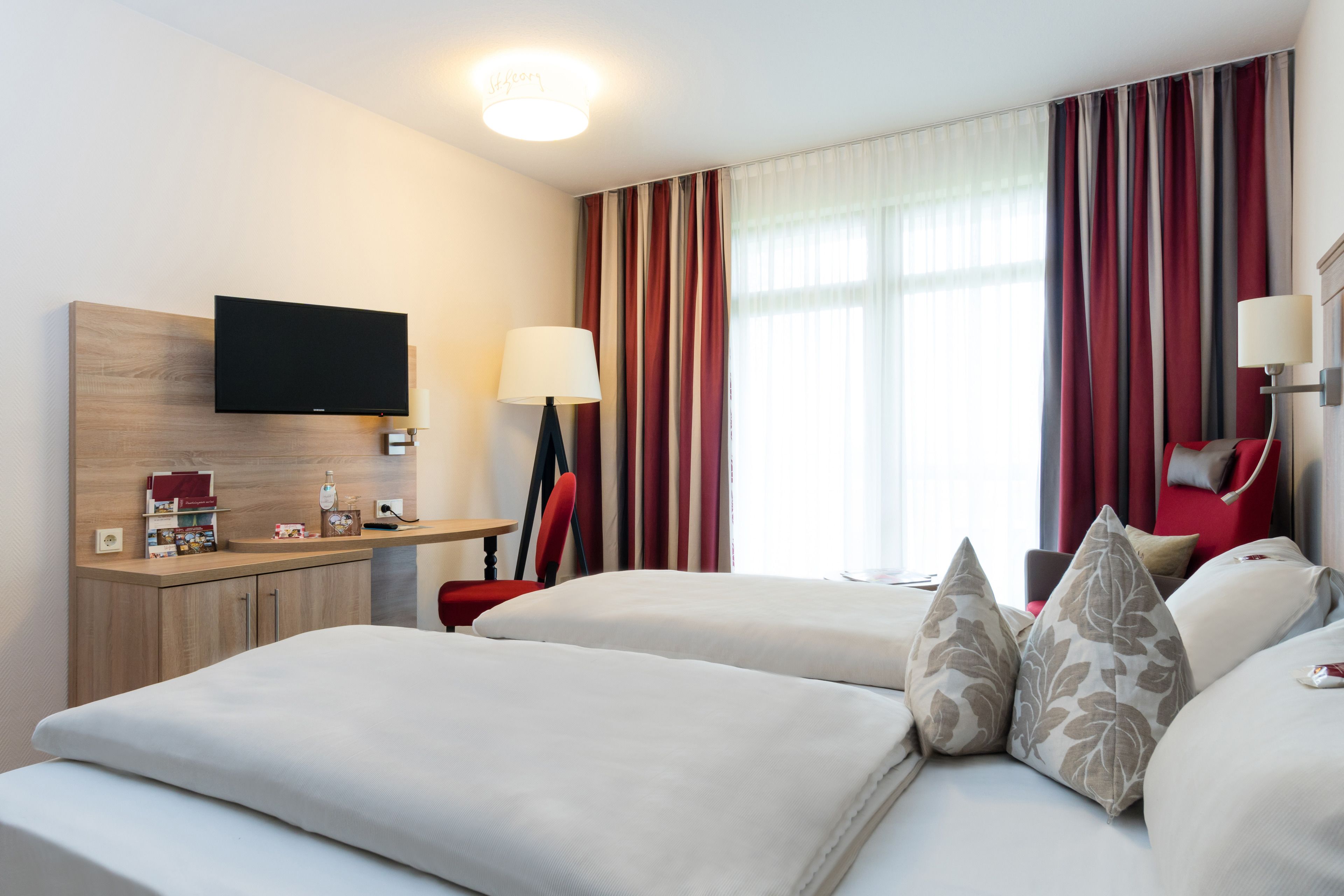 Allergikerbettwaren, Zimmersafe, individuell dekoriert