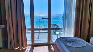 Estudio estándar, balcón, vistas al mar | Balcón