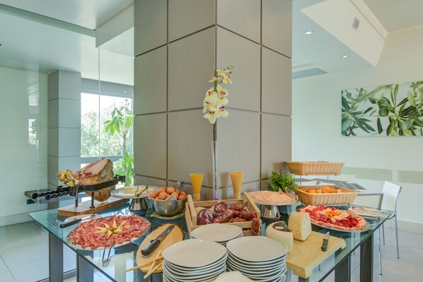 Daily continental breakfast for a fee