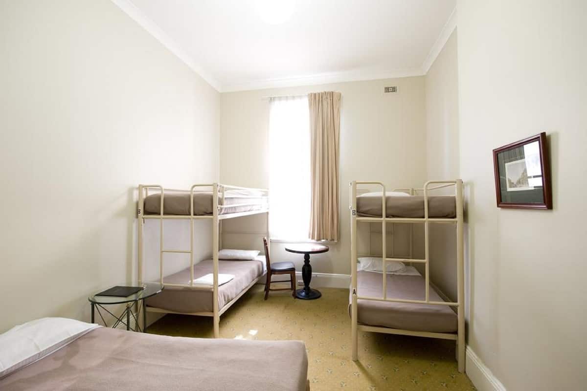 Family Room, Ensuite | Blackout drapes, WiFi (free), bed sheets