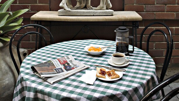 Dining - Woolbrokers Hotel Darling Harbour (Pyrmont)