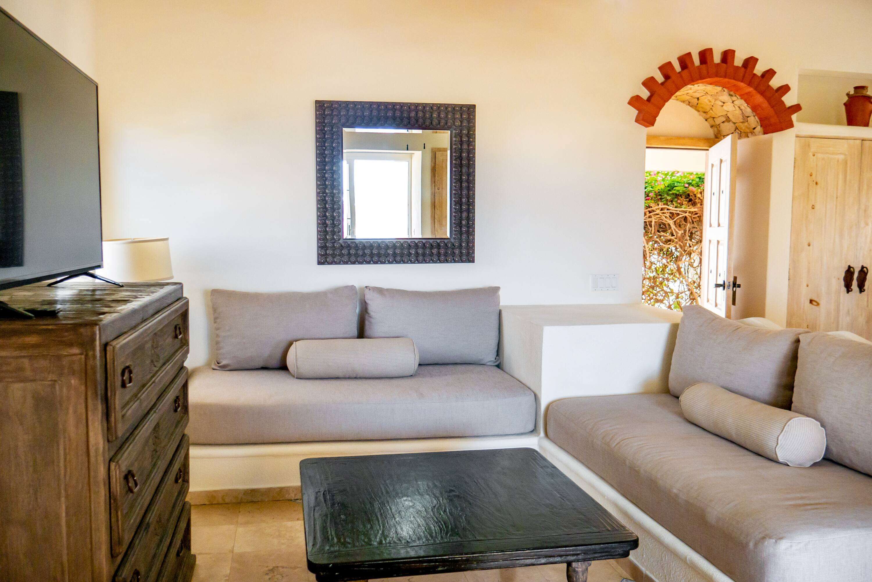 suite, multiple beds, non smoking, terrace | minibar, in-room safe, individually furnished, desk