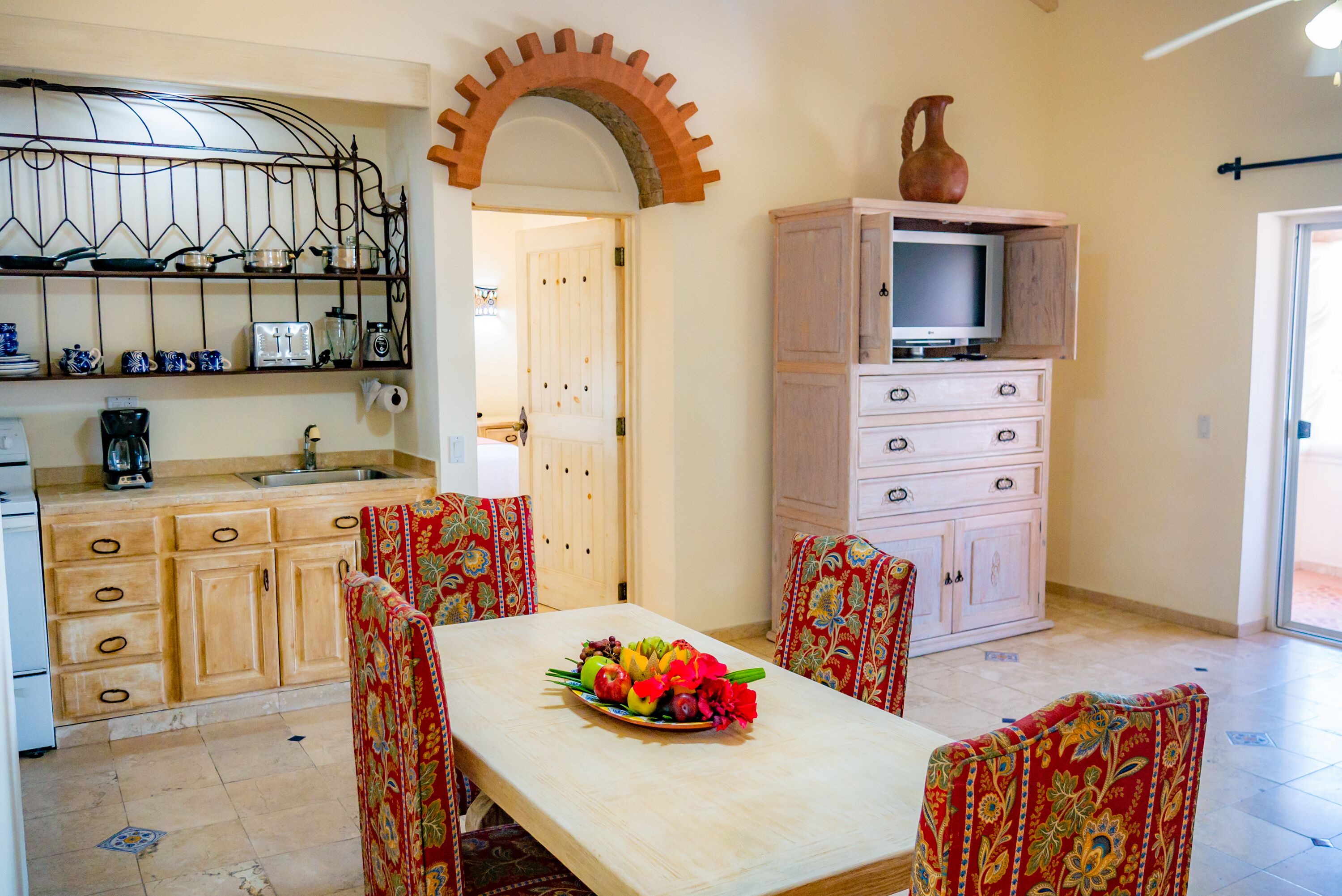 ambassador, 2 bedrooms,sofa bed, kitchenette, terrace | private kitchen | fridge, microwave, coffee/tea maker, toaster