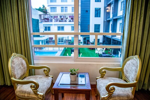 エグゼクティブ ルーム 1 ベッドルーム プールビュー | 部屋からの景観