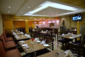每日付費供應吃到飽自助式早餐