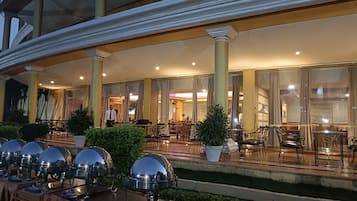 Serviço de café da manhã, culinária vegetariana, vistas para o jardim