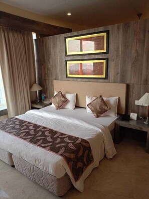 Premium bedding, memory foam beds, minibar, individually furnished - KC Residency (Reasi)