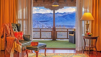 Luxury Suite | 1 bedroom, minibar, in-room safe, individually decorated