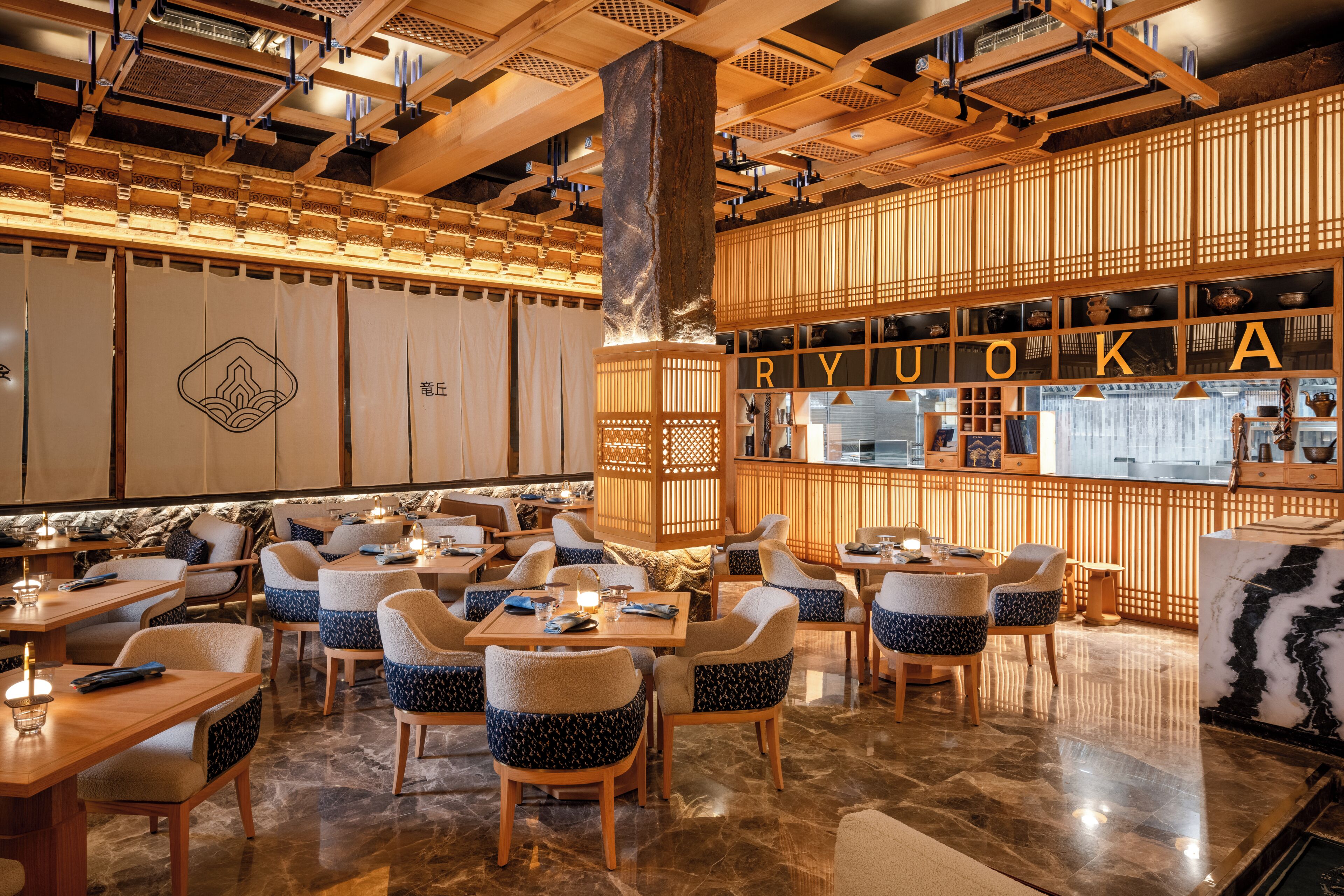 3 restaurants; breakfast, lunch, dinner and brunch served 