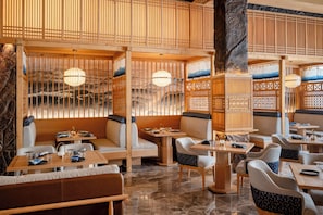 3 restaurants; breakfast, lunch, dinner and brunch served  - The Grand Dragon Ladakh (Leh)