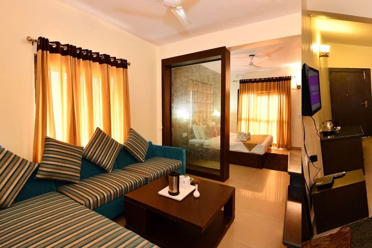 Literie de qualité supérieure, bureau, fer et planche à repasser