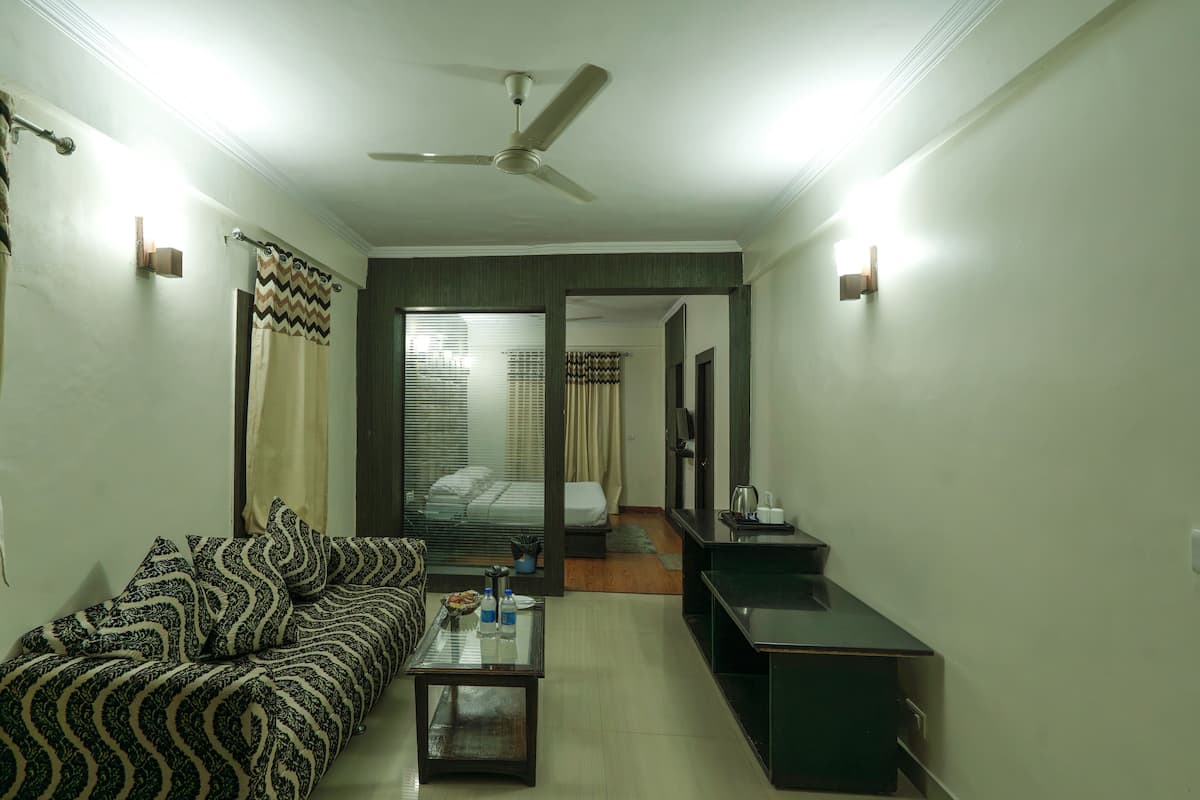 Superior Room, Valley View | 1 bedroom, premium bedding, desk, iron/ironing board